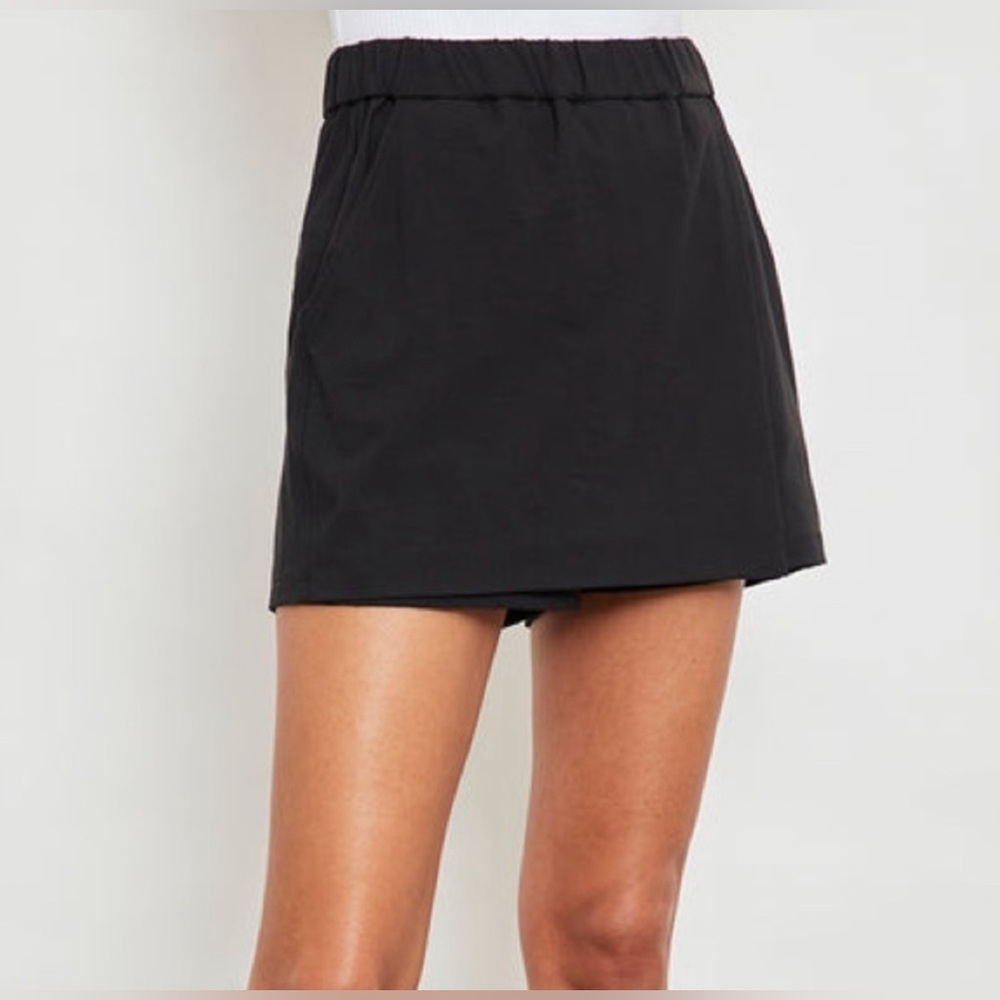 NWOT Carbon38 Carbon 38 Essential Paneled Skort Skirt Shorts * Black * Small